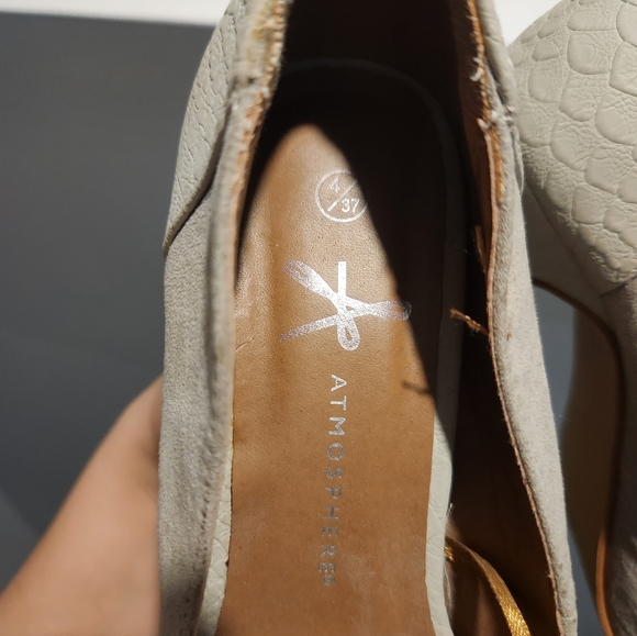 Faux Suede/Snake skin textured Pumps - Picture 4 of 5